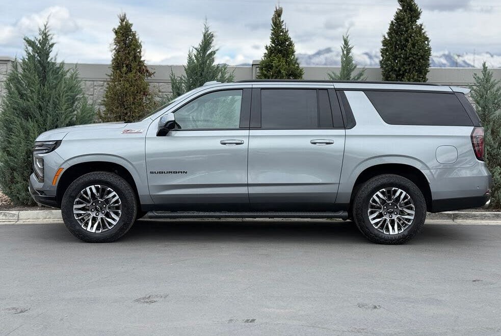 Premium 2025 Chevrolet Suburban Z71  SUV