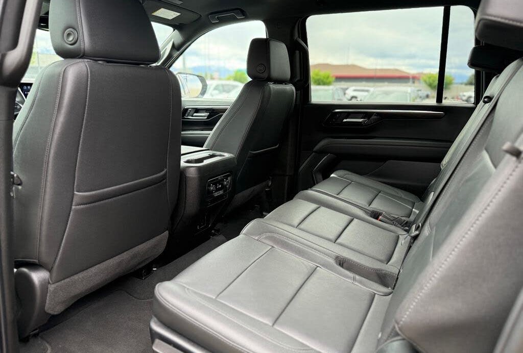 Premium 2025 Chevrolet Suburban Z71  SUV