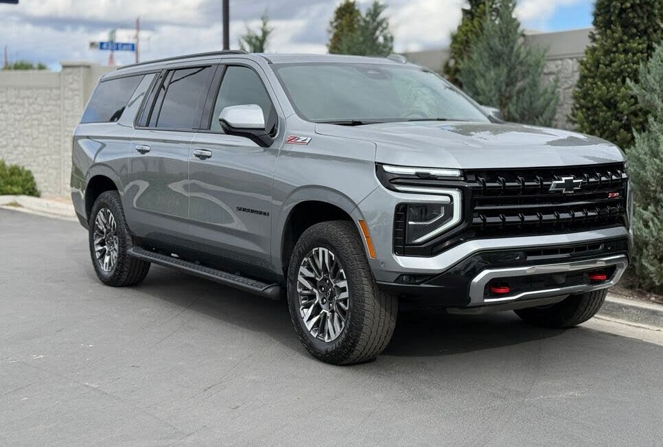 Premium 2025 Chevrolet Suburban Z71  SUV