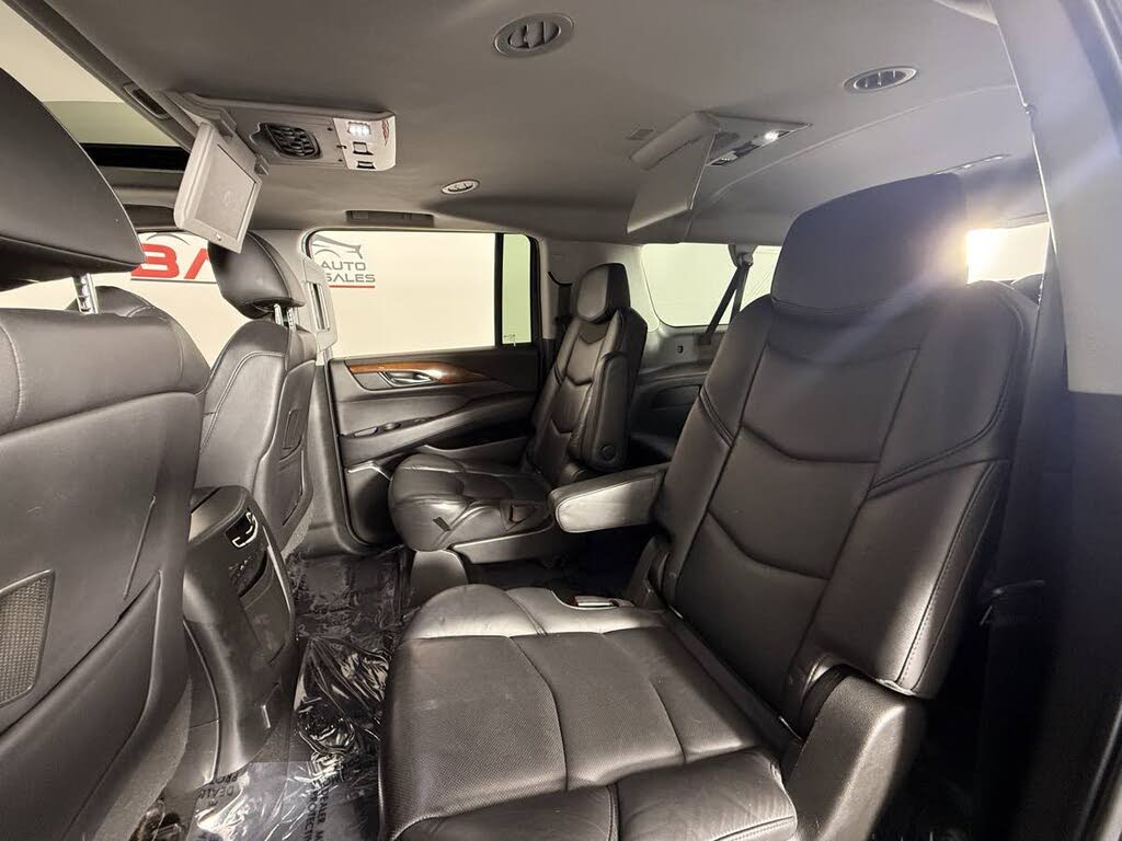 2018 Powerful Cadillac Escalade ESV Luxury SUV