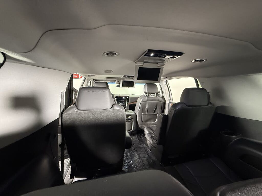 2018 Powerful Cadillac Escalade ESV Luxury SUV