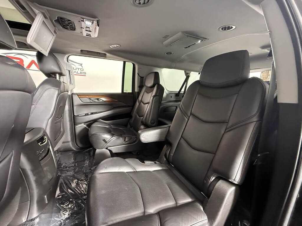2018 Powerful Cadillac Escalade ESV Luxury SUV