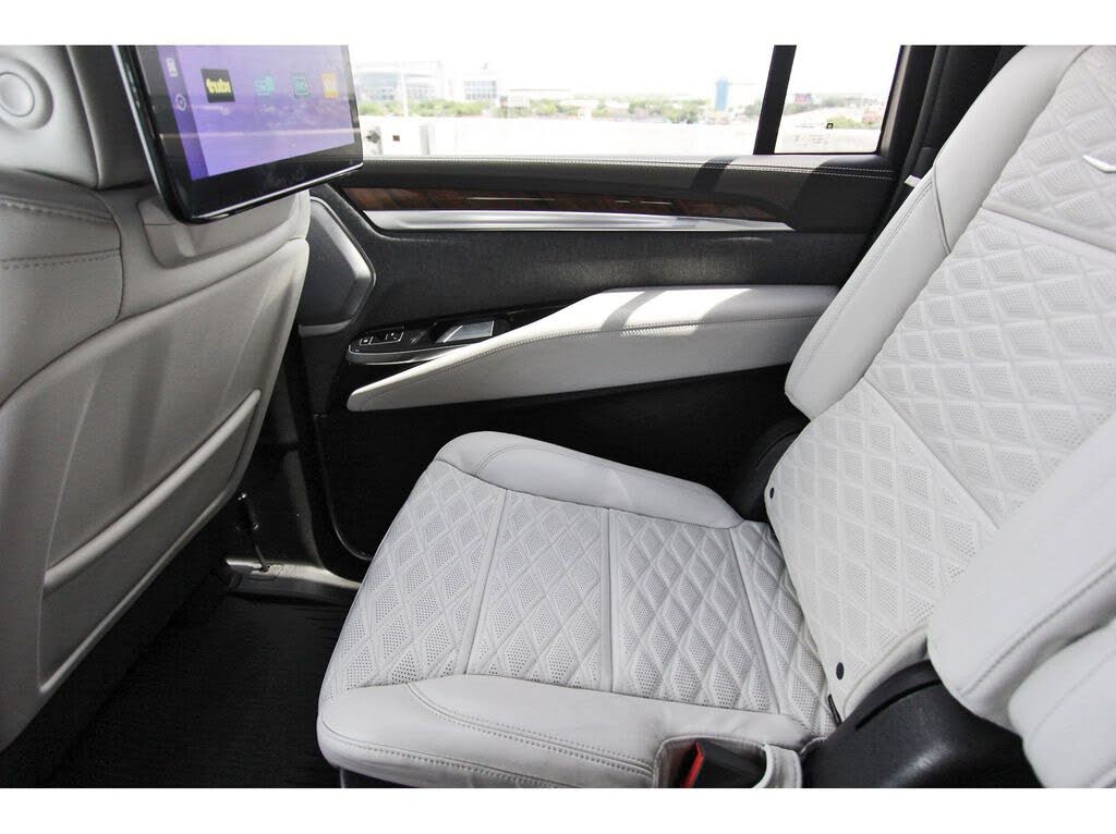 2026 Cadillac Escalade ESV Platinum Luxury – Power, Comfort & Style