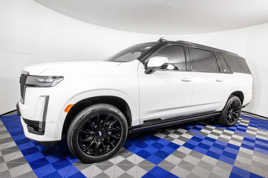 2024 Escalade ESV Sport 4WD – Premium Luxury, Powerful V8