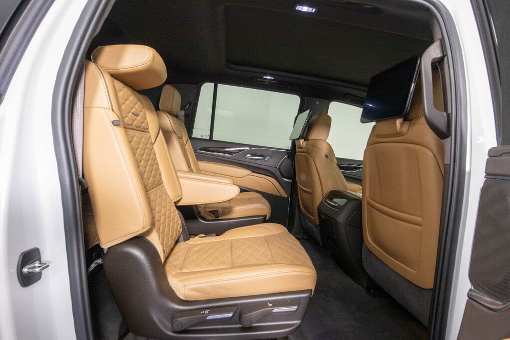 2024 Escalade ESV Sport 4WD – Premium Luxury, Powerful V8