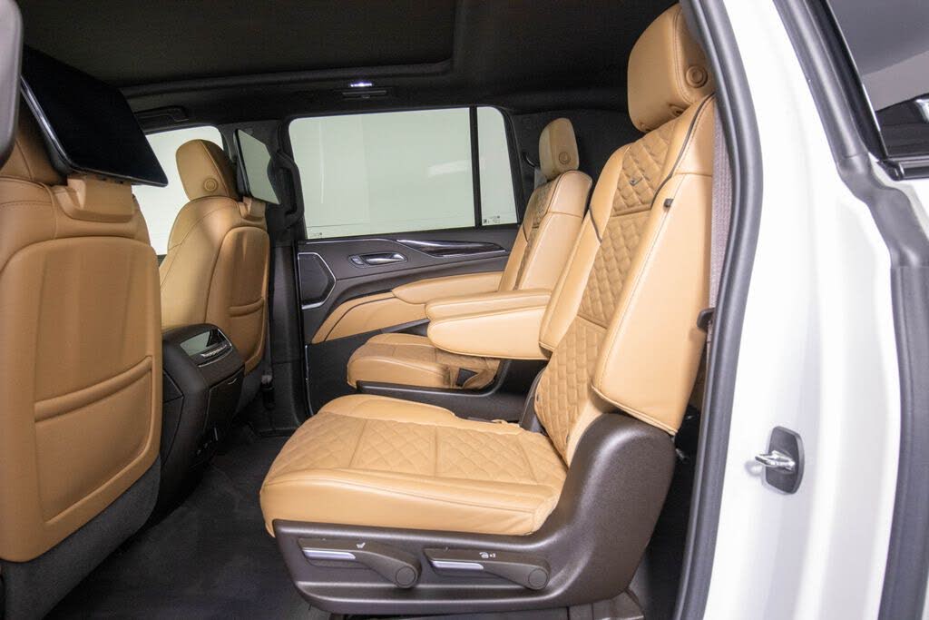 2024 Escalade ESV Sport 4WD – Premium Luxury, Powerful V8