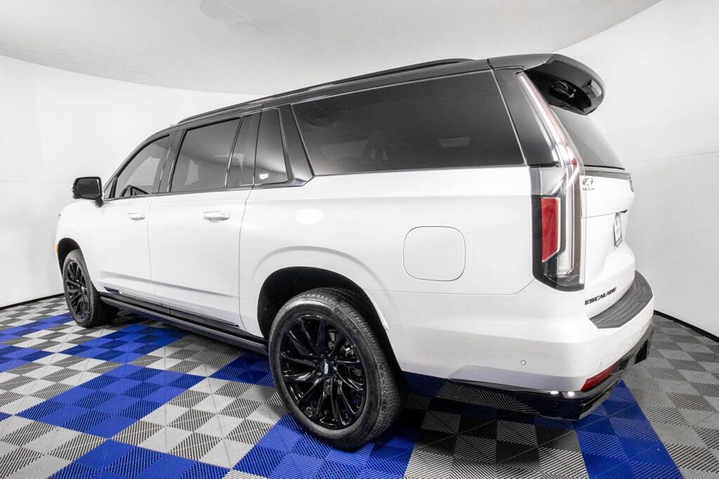 2024 Escalade ESV Sport 4WD – Premium Luxury, Powerful V8