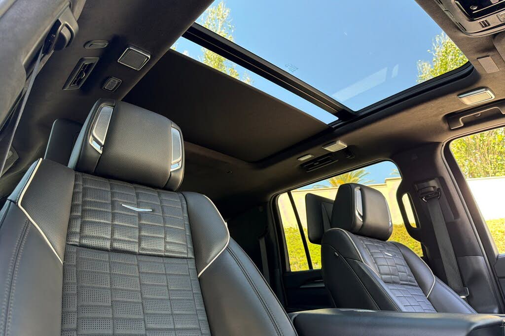 Explore the 2025 Cadillac Escalade ESV Premium Luxury Platinum
