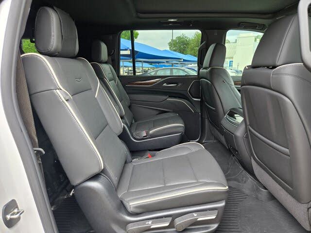 Luxury Meets Power in the 2024 Cadillac Escalade ESV Premium Luxury 4WD