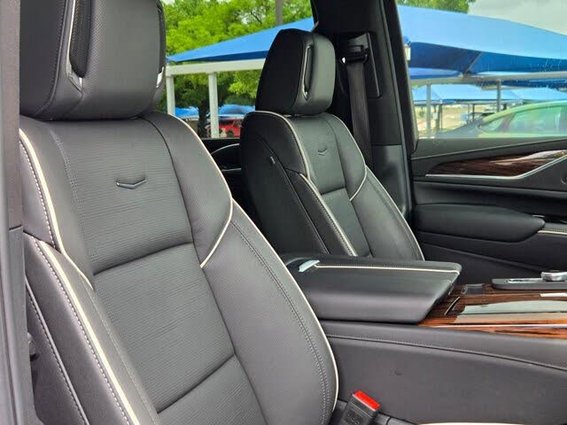 Luxury Meets Power in the 2024 Cadillac Escalade ESV Premium Luxury 4WD