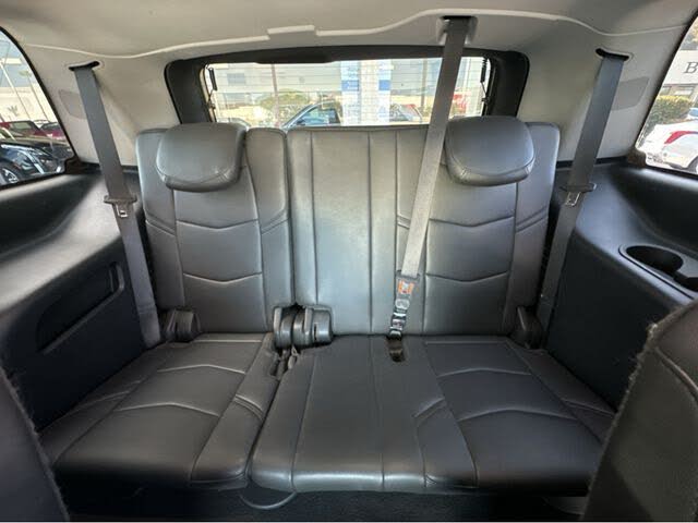 Luxury Full-Size SUV: 2020 Cadillac Escalade 4WD with Advanced Safety Features