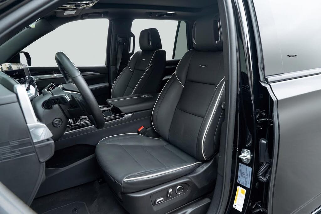 2025 Escalade Sport 4WD Luxury SUV – Comfort, Power & Style Combined