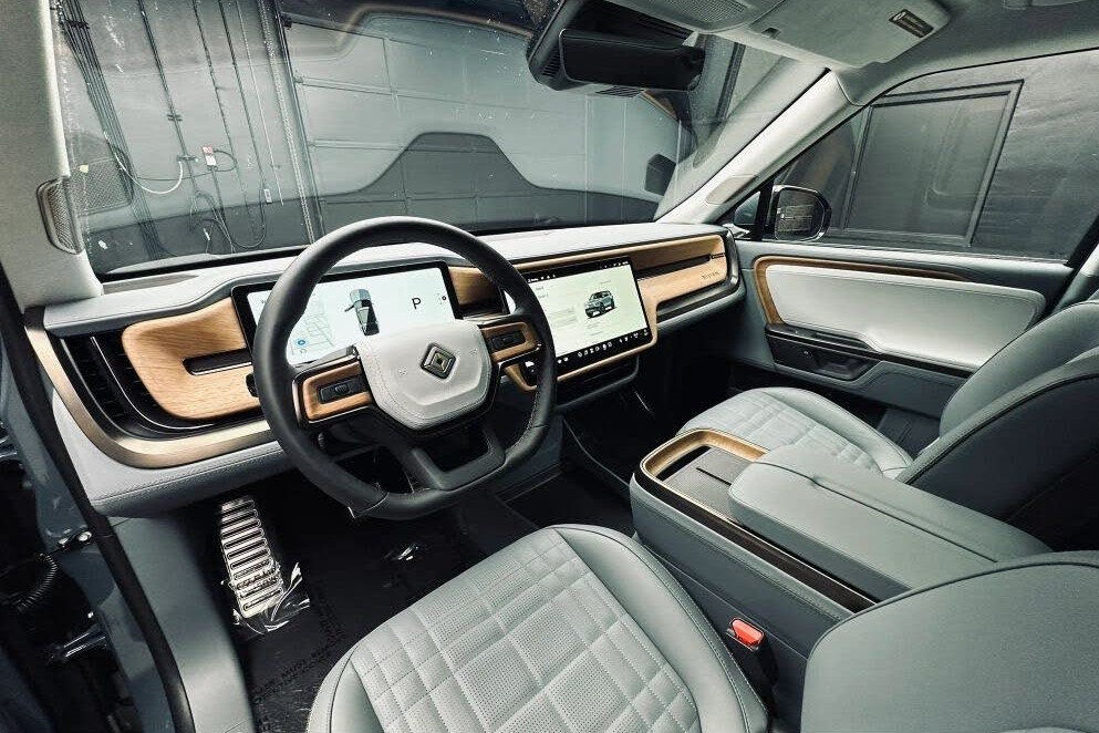 2026 Rivian R1S Ascend Tri Motor