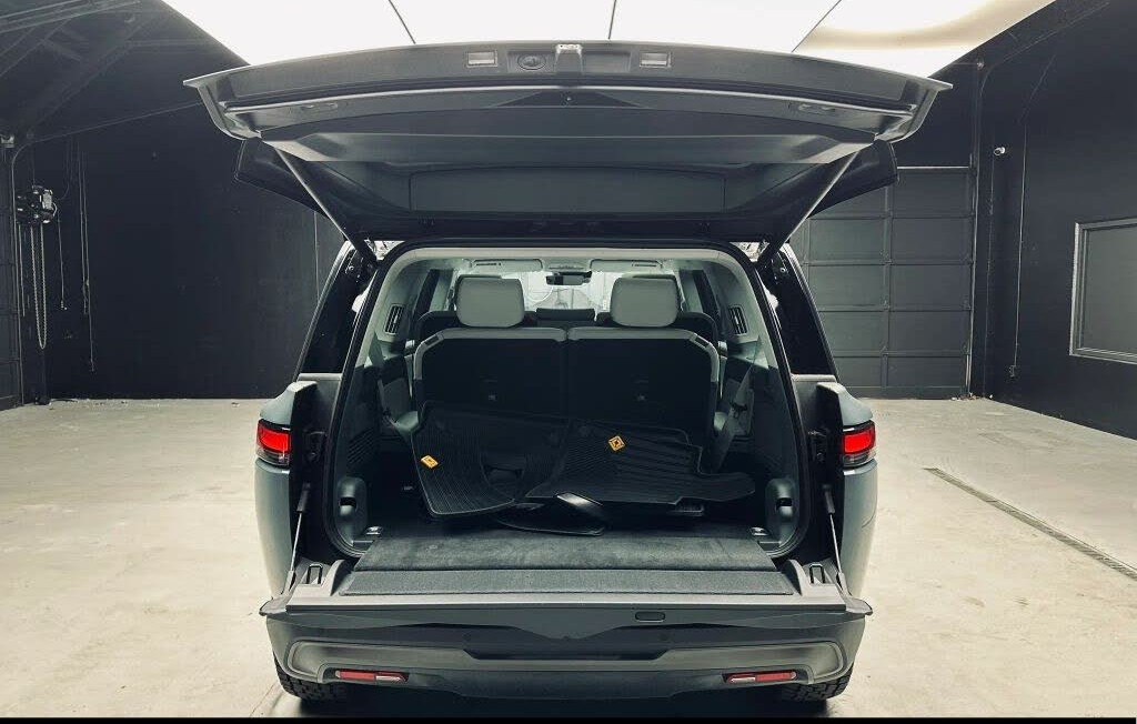 2026 Rivian R1S Ascend Tri Motor