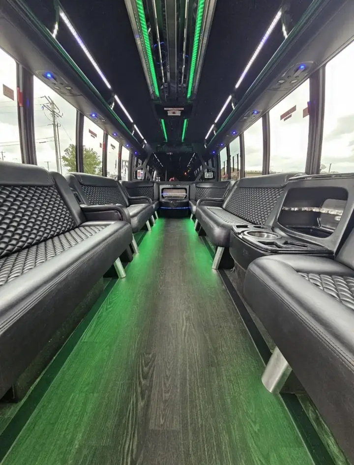 2016 Ford F-550 Limo Bus