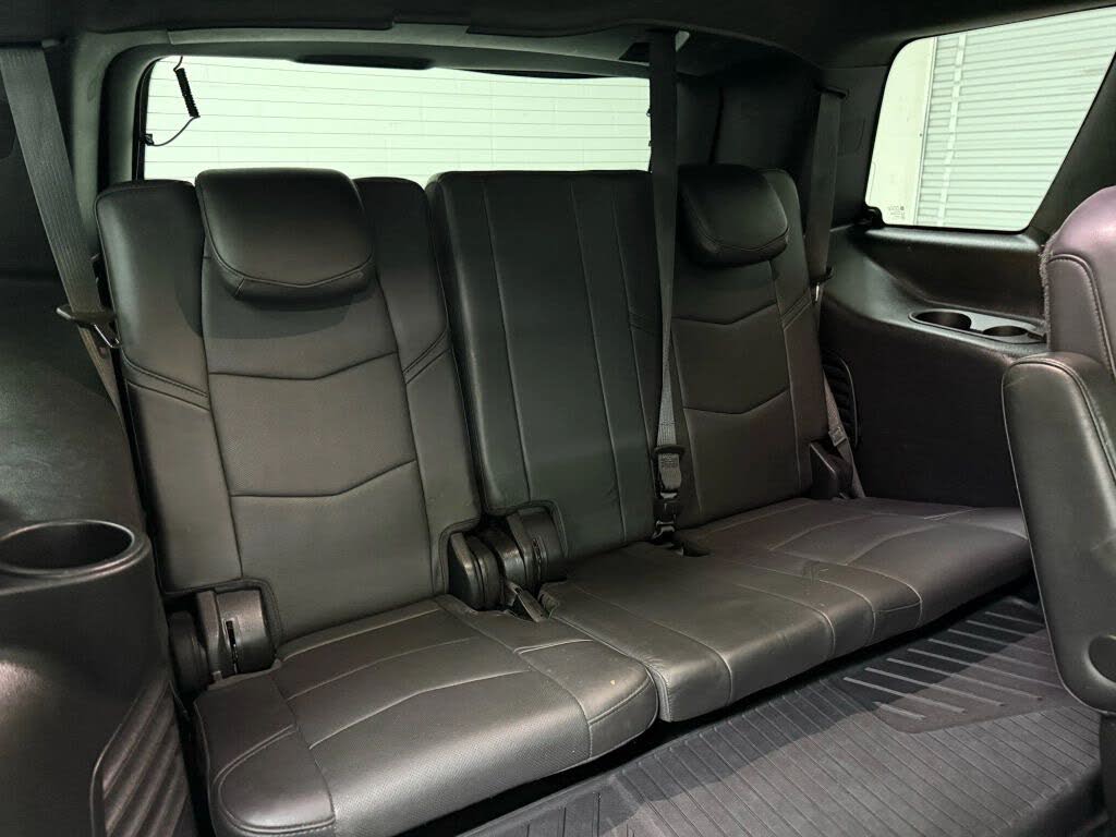 Drive Luxury in the 2019 Cadillac Escalade Platinum 4WD
