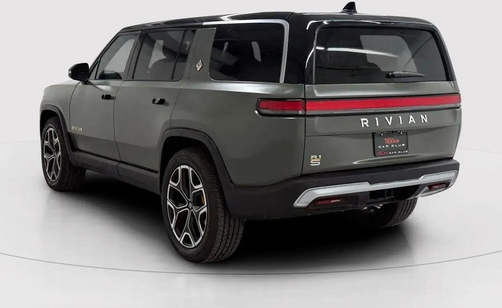 2022 Rivian R1S Launch Edition AWD – Luxury Electric SUV