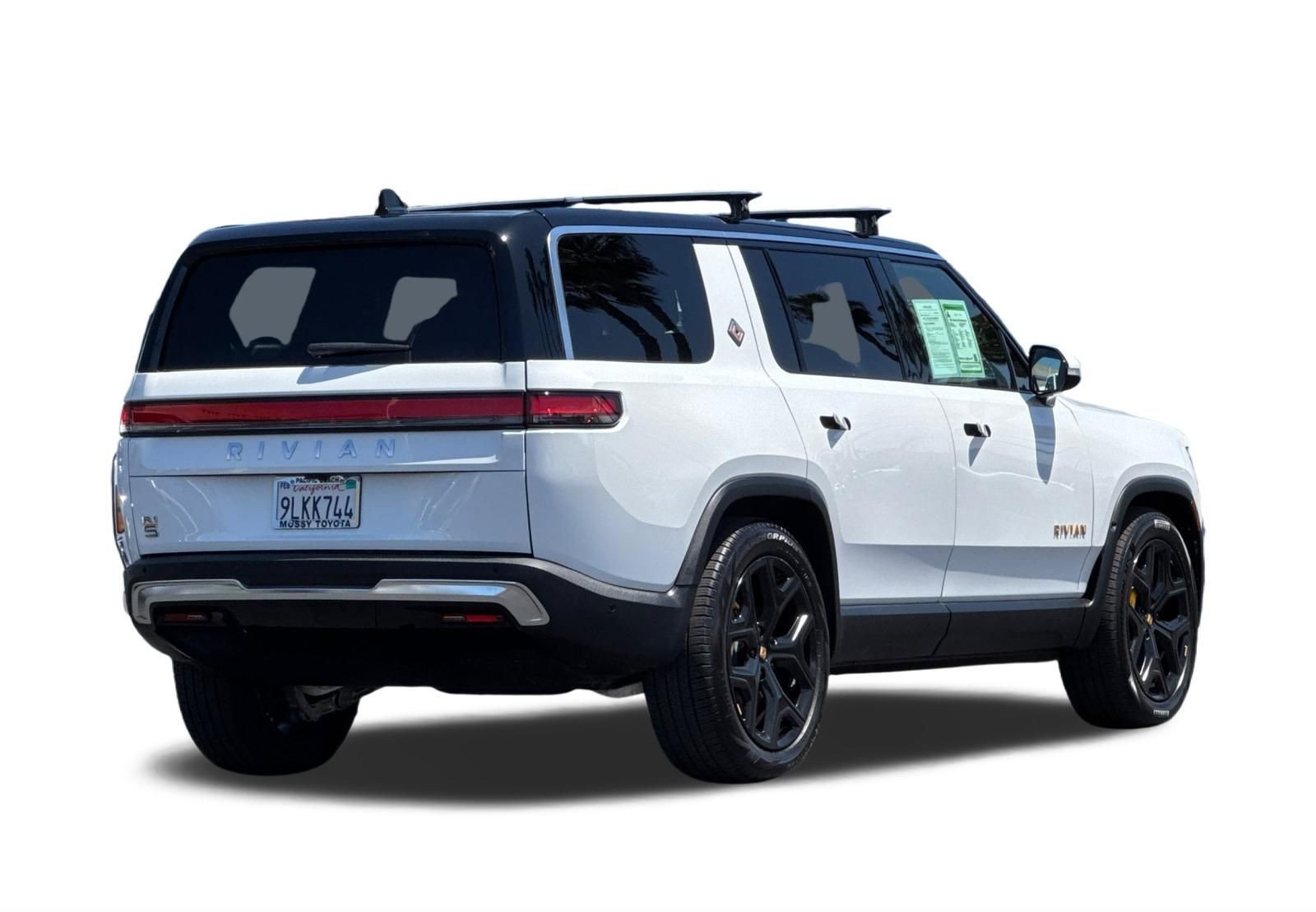 2024 Rivian R1S – Luxury Electric SUV with AWD