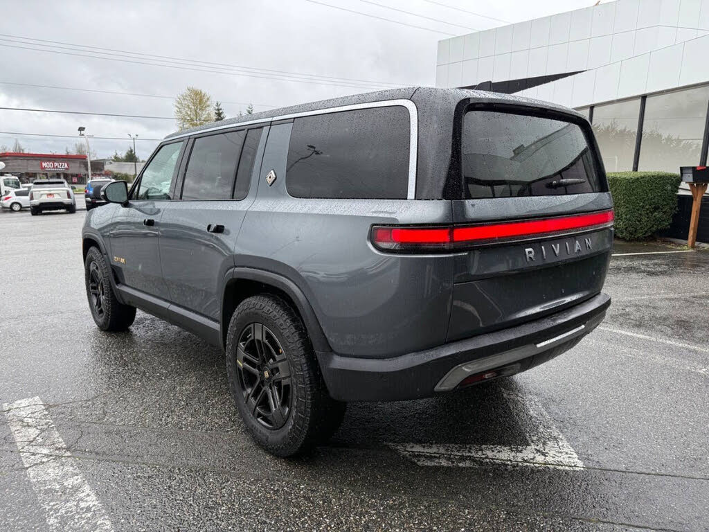 Premium All-Electric 2023 Rivian R1S SUV – AWD Performance
