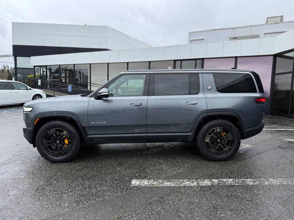 Premium All-Electric 2023 Rivian R1S SUV – AWD Performance