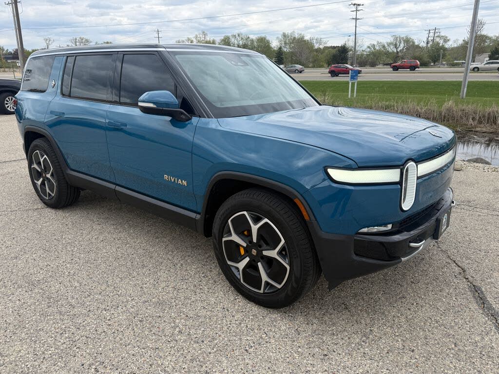 2023 Rivian R1S Quad Motor AWD – Luxury Electric Adventure SUV