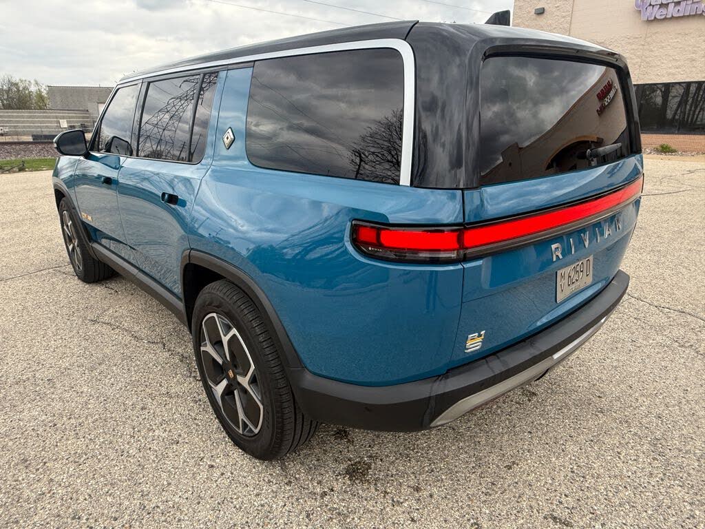 2023 Rivian R1S Quad Motor AWD – Luxury Electric Adventure SUV