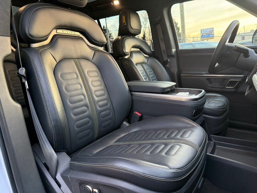 2024 Rivian R1S Adventure Edition – Powerful & Efficient EV SUV