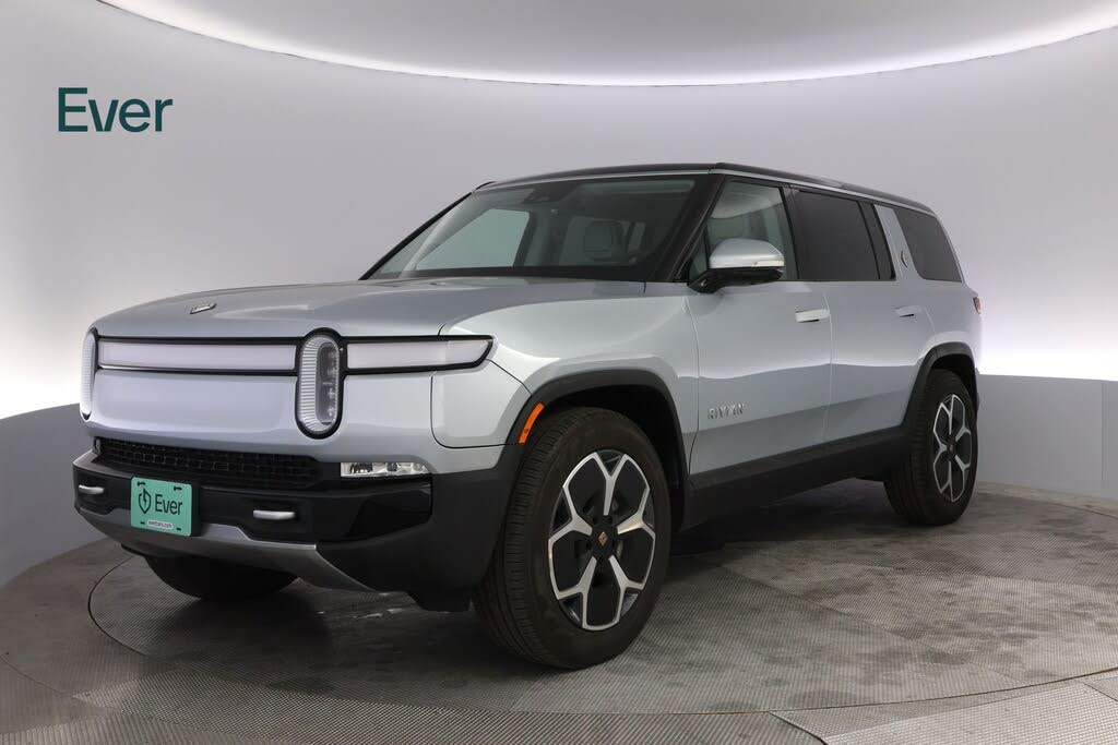 2024 Rivian R1S Adventure: Luxury Electric SUV in Excellent Condition