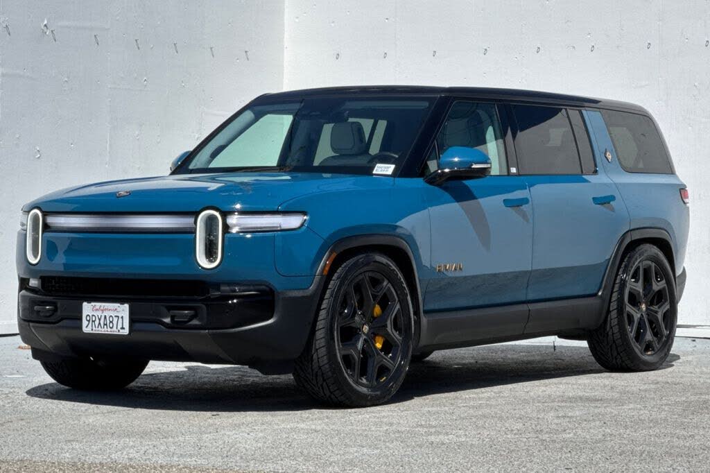Premium 2025 Rivian R1S with 370-Mile Range & AWD Performance