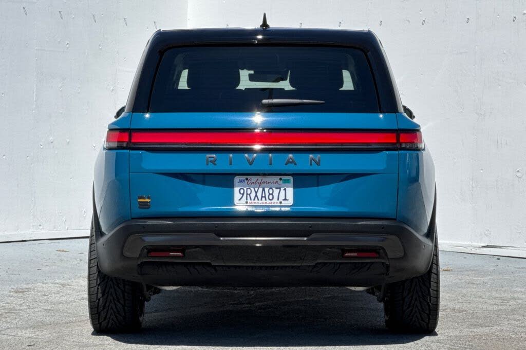 Premium 2025 Rivian R1S with 370-Mile Range & AWD Performance