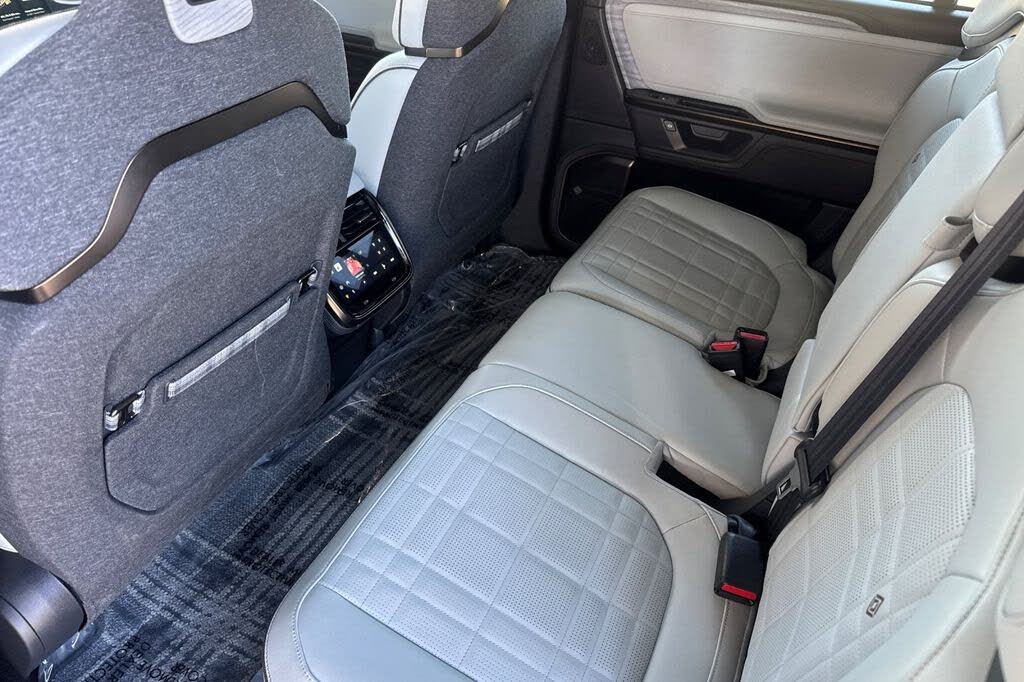 Premium 2025 Rivian R1S with 370-Mile Range & AWD Performance