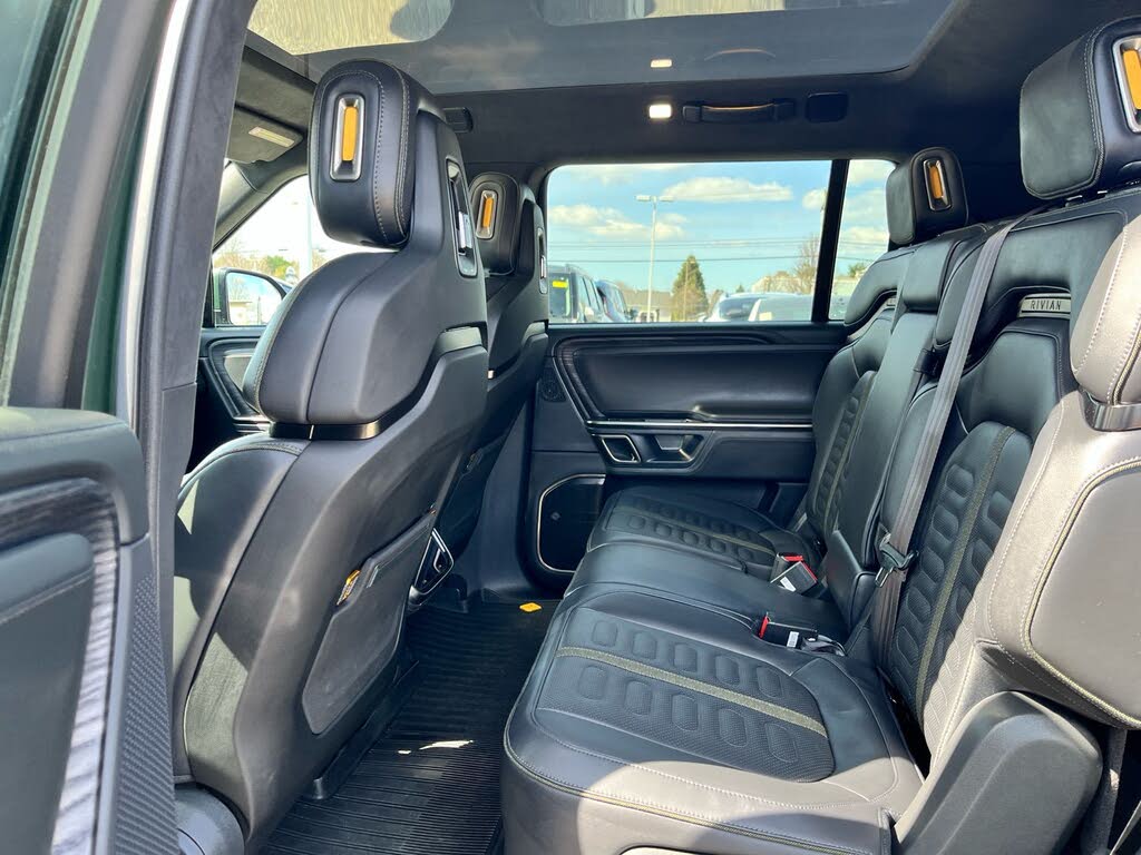 2024 Rivian R1S – Premium Used EV SUV