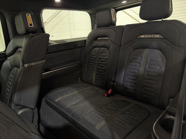2023 Rivian R1S AWD EV – Premium Performance SUV