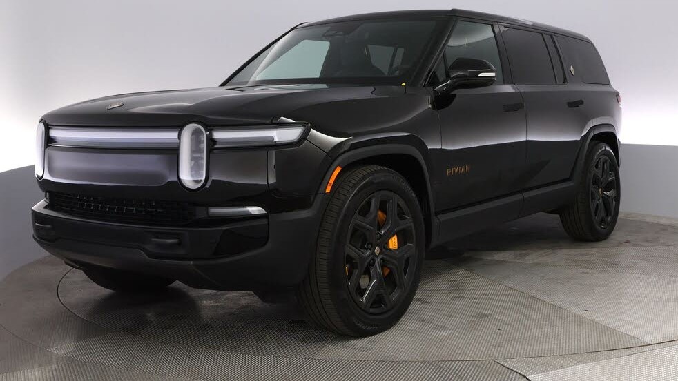 2025 Rivian R1S Ascend Tri-Motor