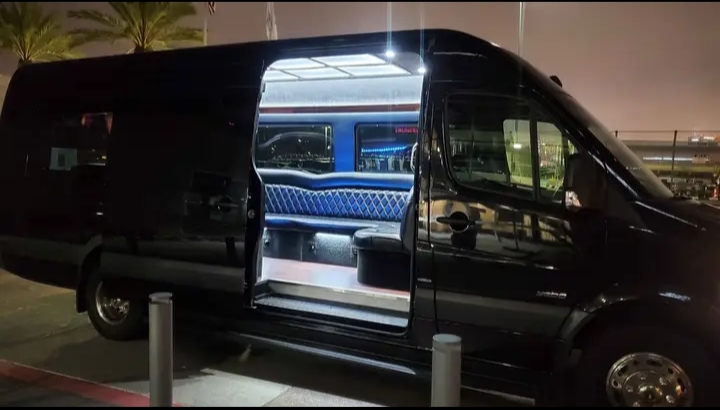 2014 Mercedes Benz Sprinter Van Limo
