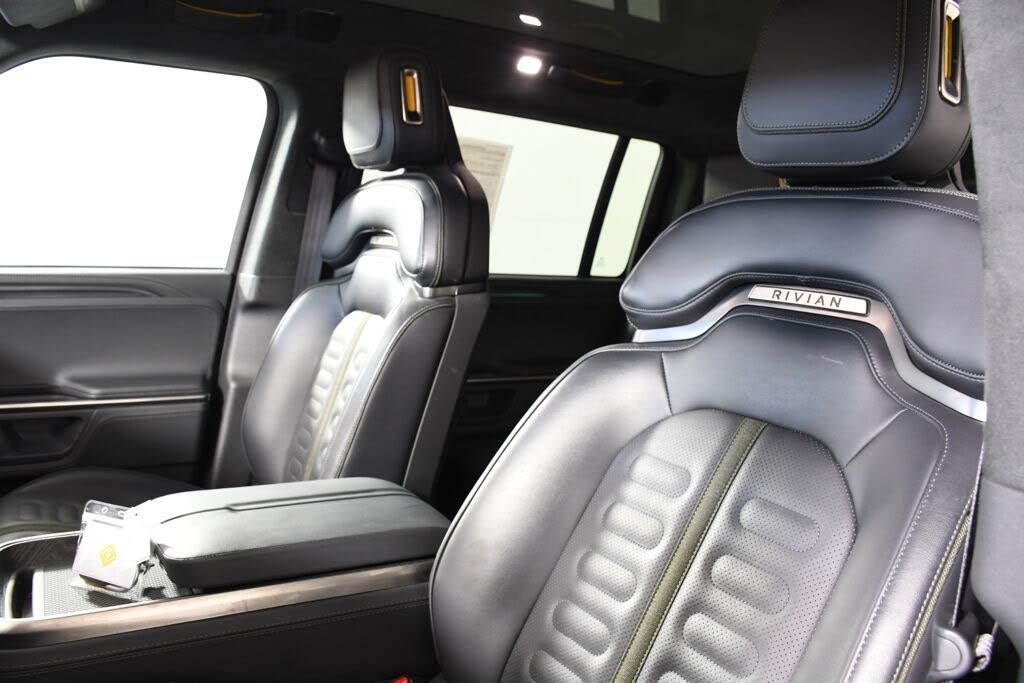 2024 Rivian R1S Luxury EV SUV