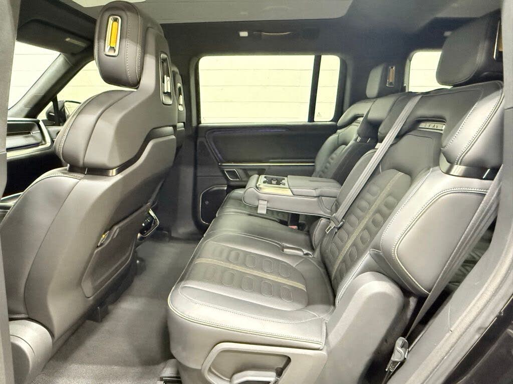 2024 Rivian R1S AWD – Luxury EV