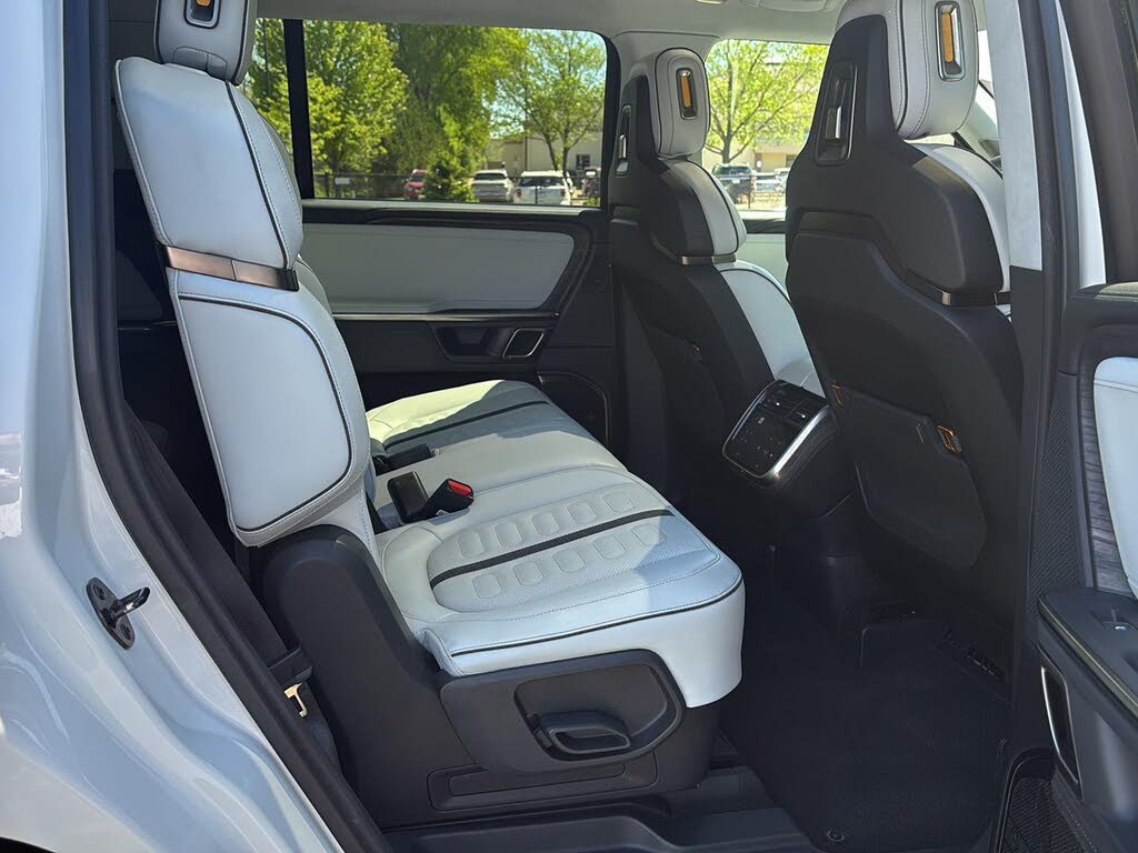 High-Performance 2024 Rivian R1S AWD SUV