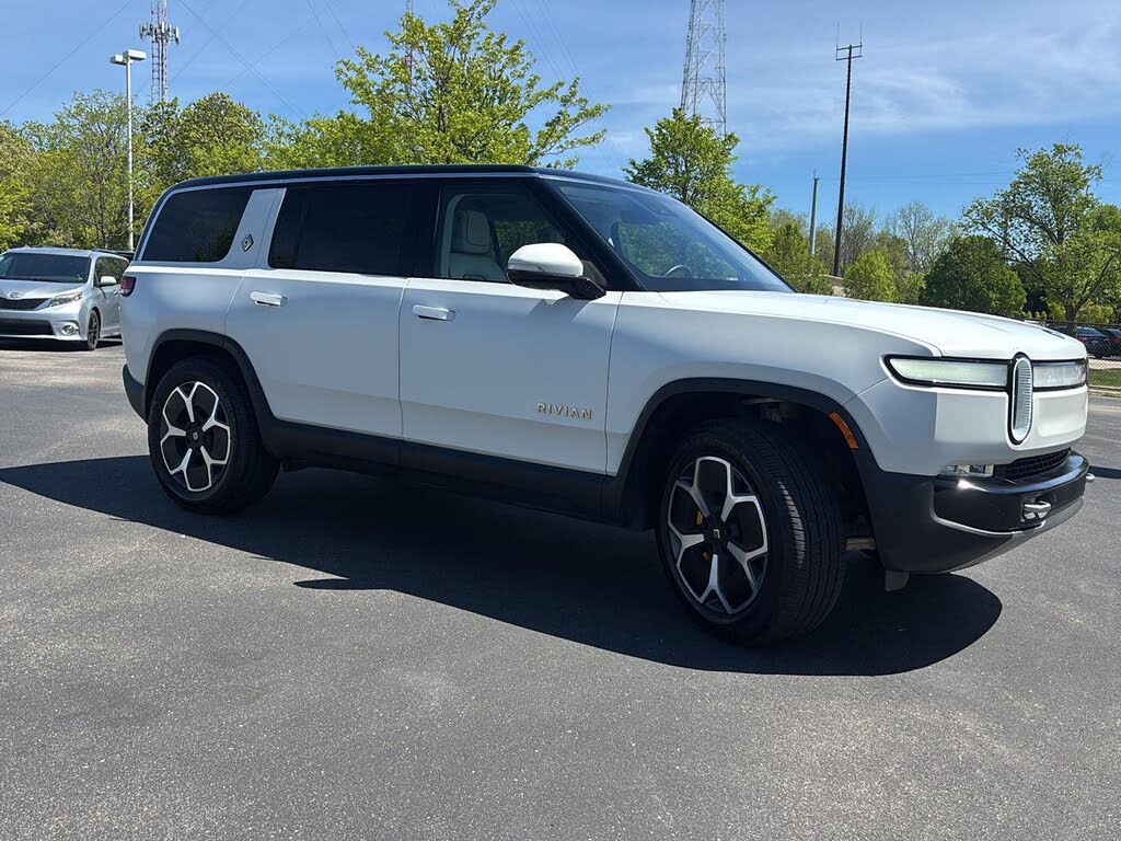 High-Performance 2024 Rivian R1S AWD SUV