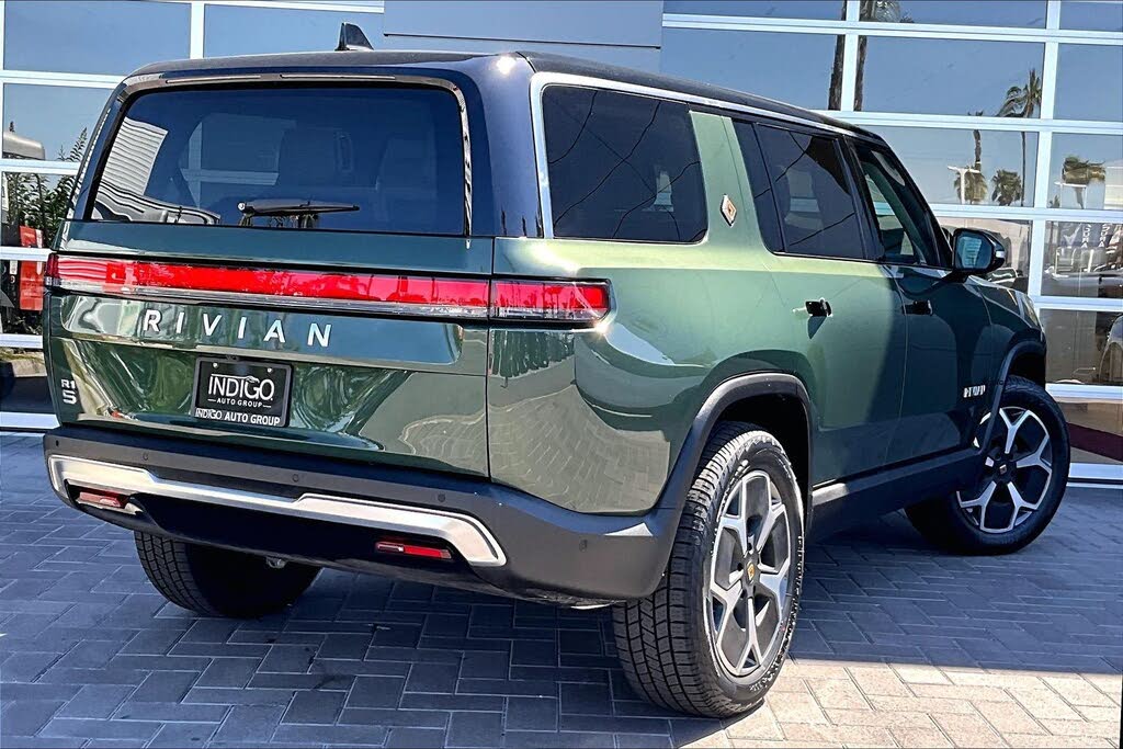2024 Rivian R1S Adventure AWD –  Luxury EV SUV