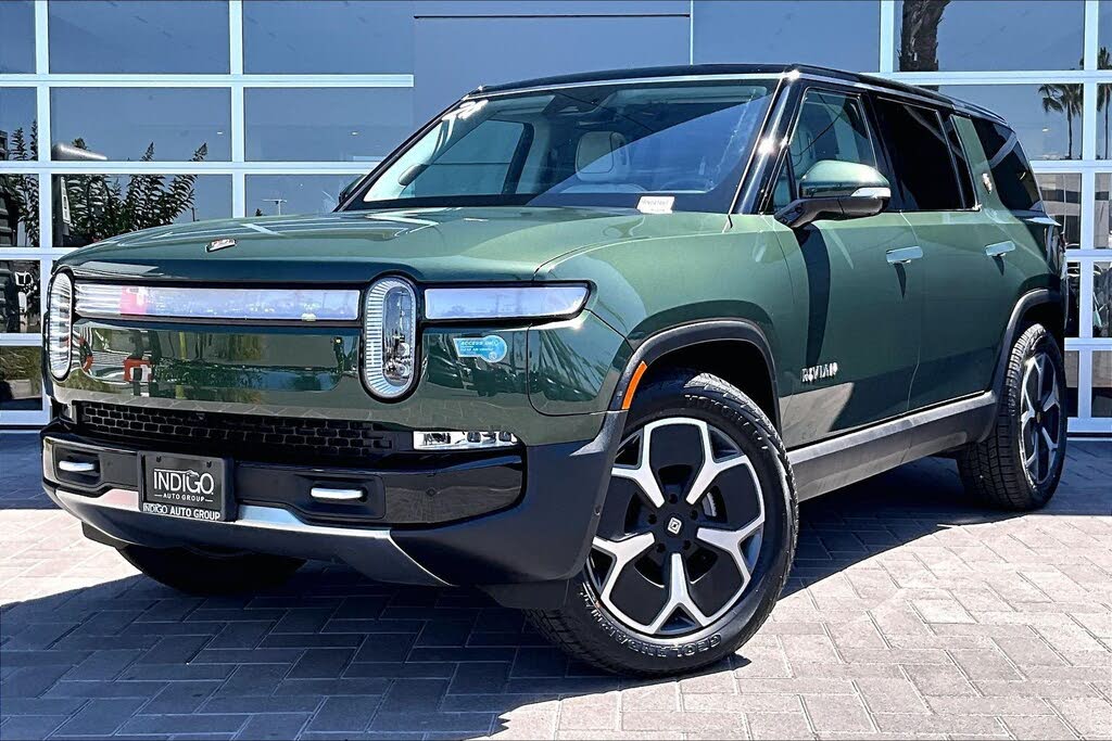 2024 Rivian R1S Adventure AWD –  Luxury EV SUV