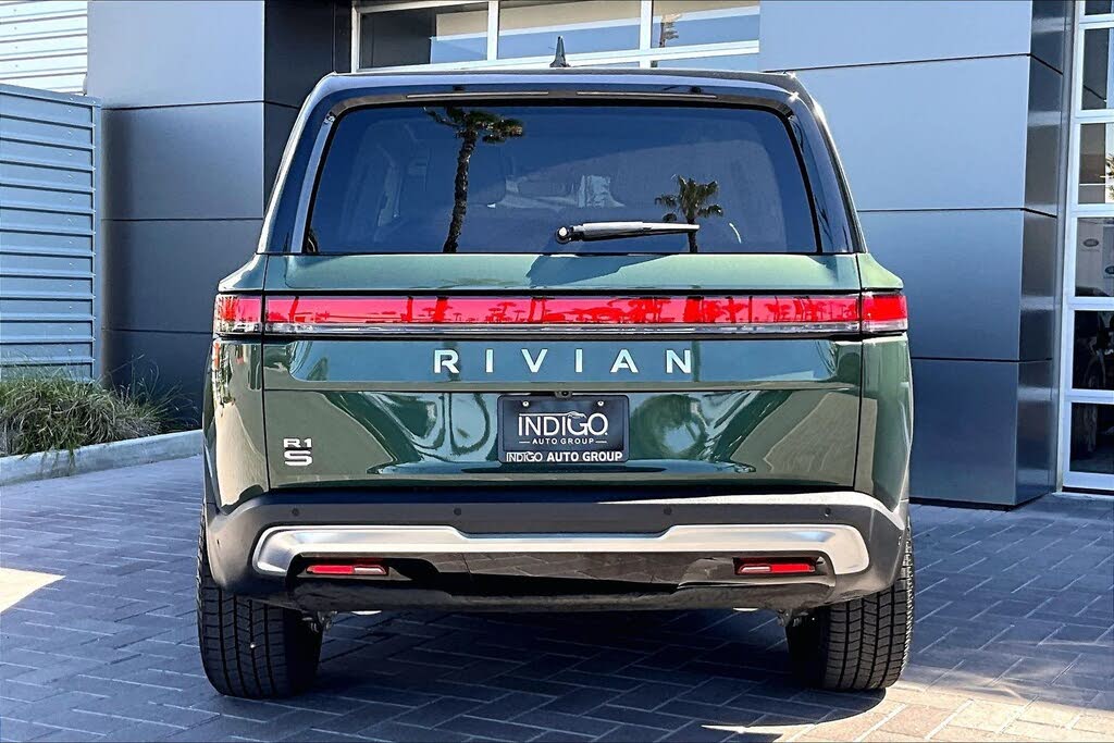 2024 Rivian R1S Adventure AWD –  Luxury EV SUV