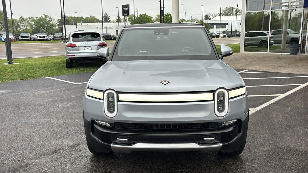 Luxury Electric SUV: 2023 Rivian R1S Adventure AWD