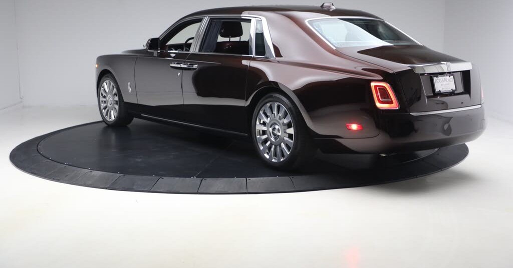 2018 Rolls-Royce Phantom RWD Luxury Sedan