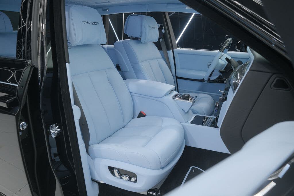 2026 Ultra-Luxury Rolls-Royce Phantom