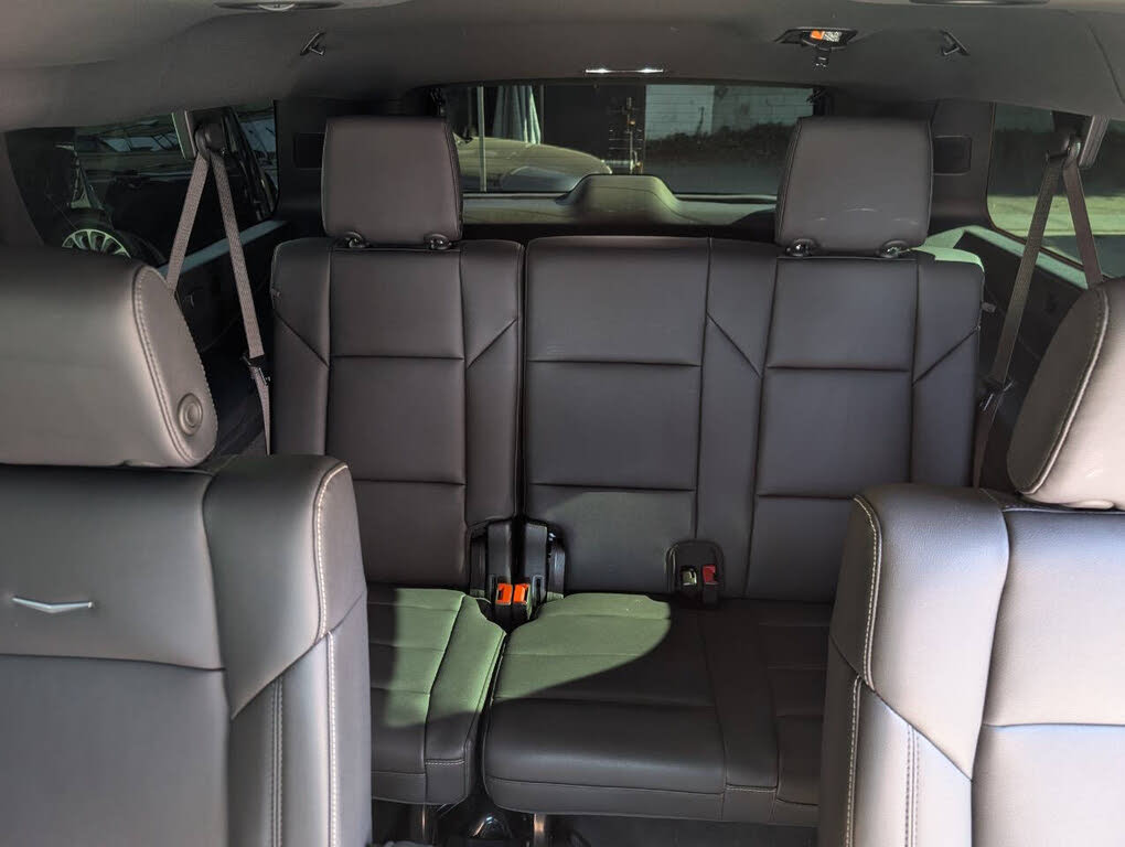 Luxury 2025 Full-Size  SUV with 4WD Capability