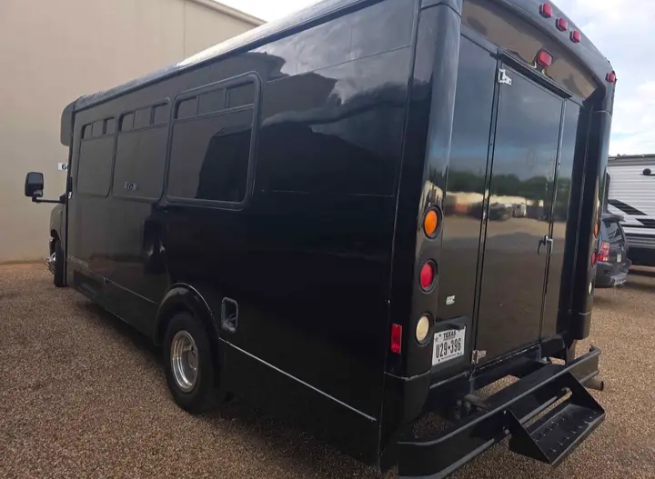 2013 Ford E-450 Limo Bus