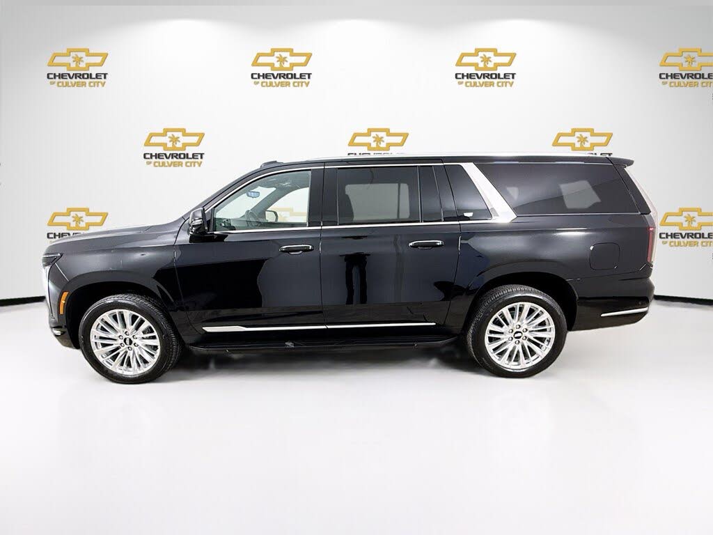 2025 Cadillac Escalade ESV with Premium Features
