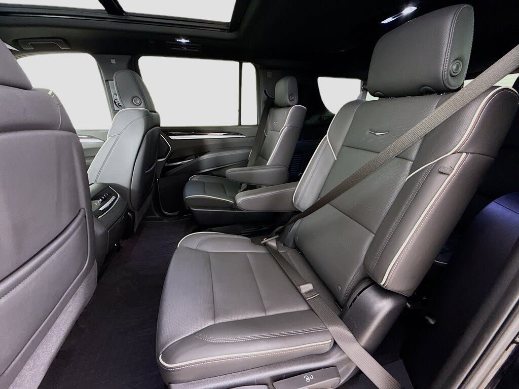 2025 Cadillac Escalade ESV with Premium Features