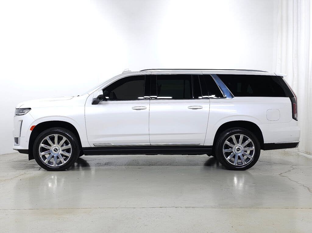Explore the 2024 Cadillac Escalade ESV Luxury SUV
